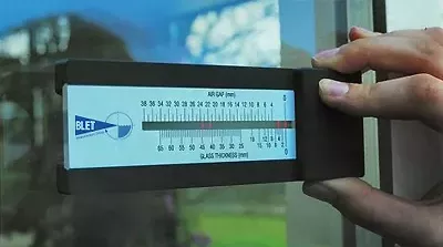 Mesure dEpaisseur Vitres et Lames dAir - BLET