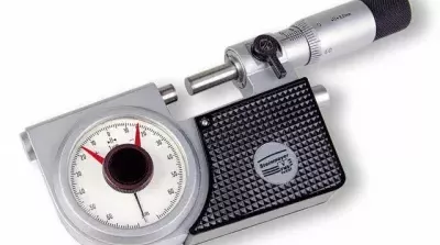 Micromtre extrieur  levier de rtractation et course libre