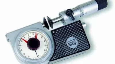 Micromtre extrieur  levier de rtractation pour mesure du pas d'engrenage