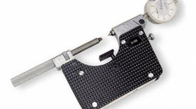 Calibre  comparateur et levier de rtractation pour filetage
